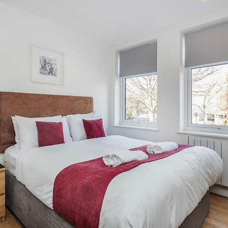 Roomspace Serviced Apartments - Swan House Leatherhead Eksteriør bilde