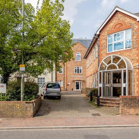 Roomspace Serviced Apartments - Swan House Leatherhead Eksteriør bilde